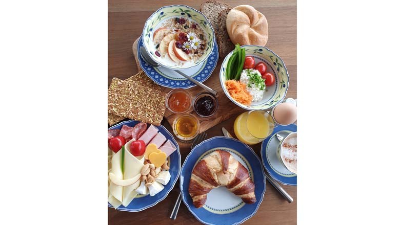 Frühstück Pension Schlossblick, © Sabine Wambach Frühstück Pension Schlossblick, © Sabine Wambach