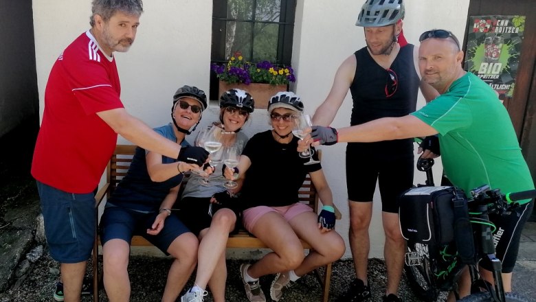 Radfahrer in der Radlerrast, © Martha Holzschuh Radfahrer in der Radlerrast, © Martha Holzschuh