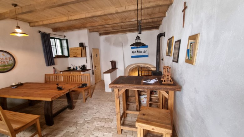 Rasten auch im Keller möglich, © Radlerrast Kleinweikersdorf Rasten auch im Keller möglich, © Radlerrast Kleinweikersdorf