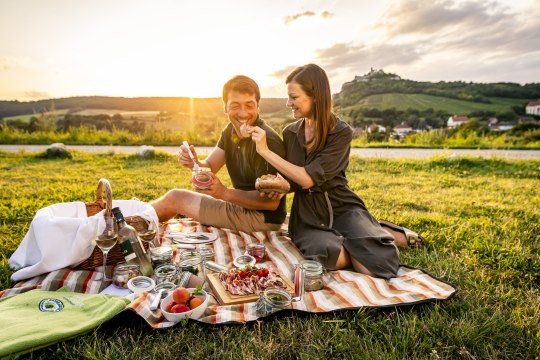 bei einem Picknick Regionales &amp; Saisonales probieren , © Weinviertel Tourismus / Herbst
