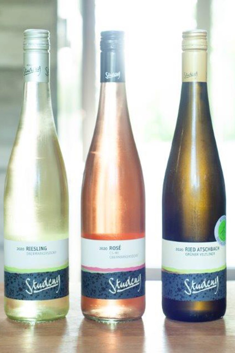 Weine verkosten, © Weingut Studeny Weine verkosten, © Weingut Studeny