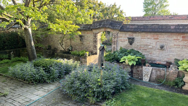 Enjoy nature in the garden, © Monika Köhler Enjoy nature in the garden, © Monika Köhler