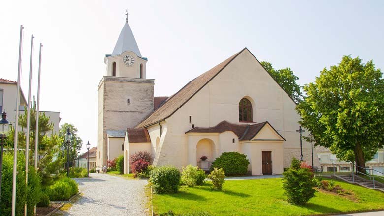 Kirche Großkrut, © Gemeinde Großkrut Kirche Großkrut, © Gemeinde Großkrut