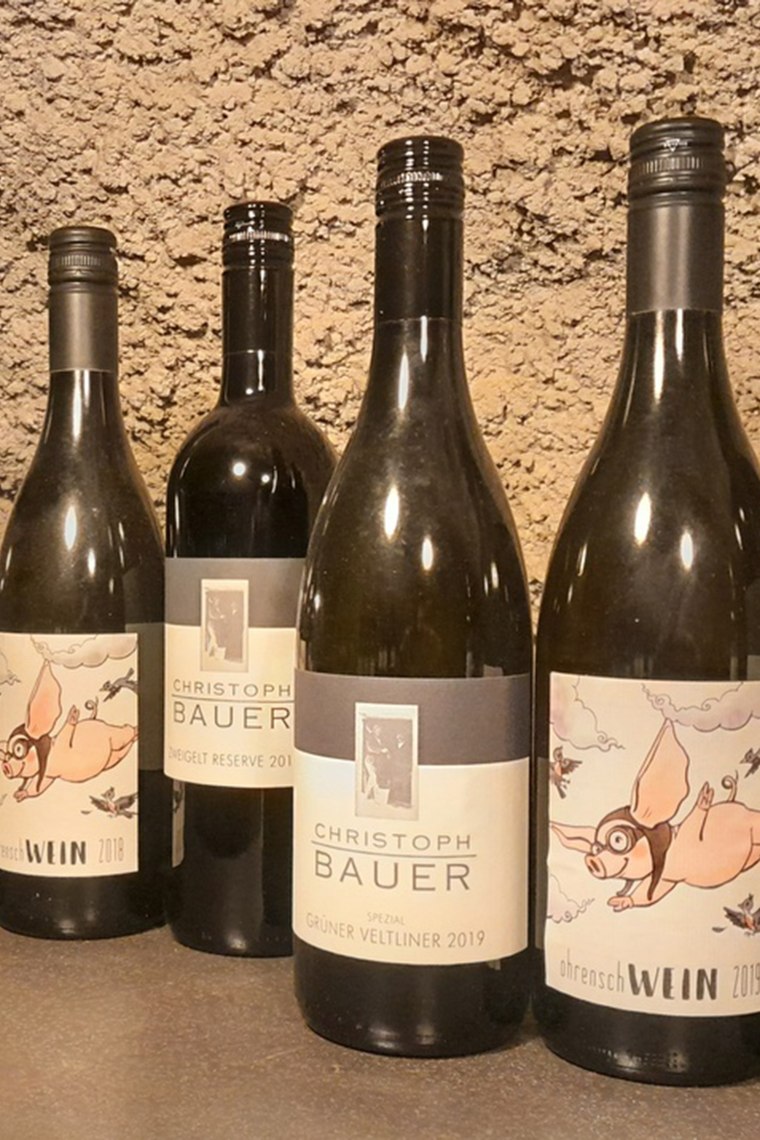 Weine verkosten, © Christoph Bauer Weine verkosten, © Christoph Bauer