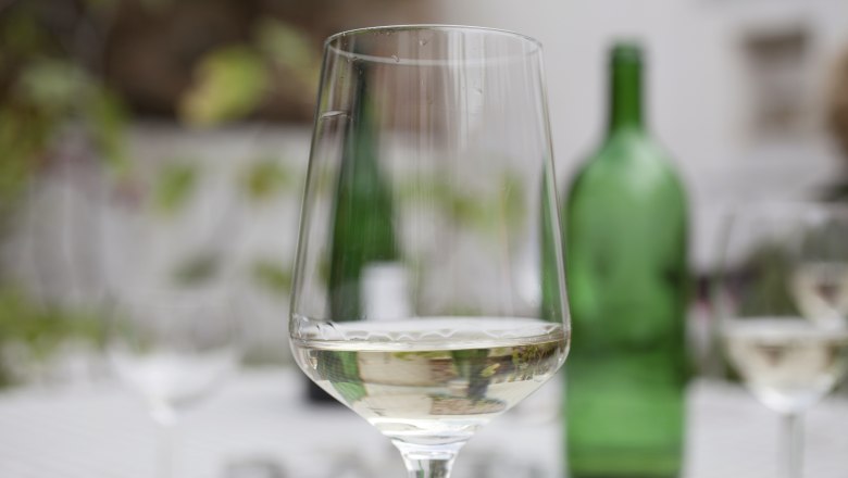 Weinglas, © Weinviertel Tourismus / Christine Wurnig Weinglas, © Weinviertel Tourismus / Christine Wurnig