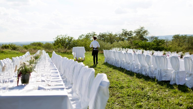 Tafeln mit Ausblick, © Weinviertel Tourismus / Wurnig Tafeln mit Ausblick, © Weinviertel Tourismus / Wurnig