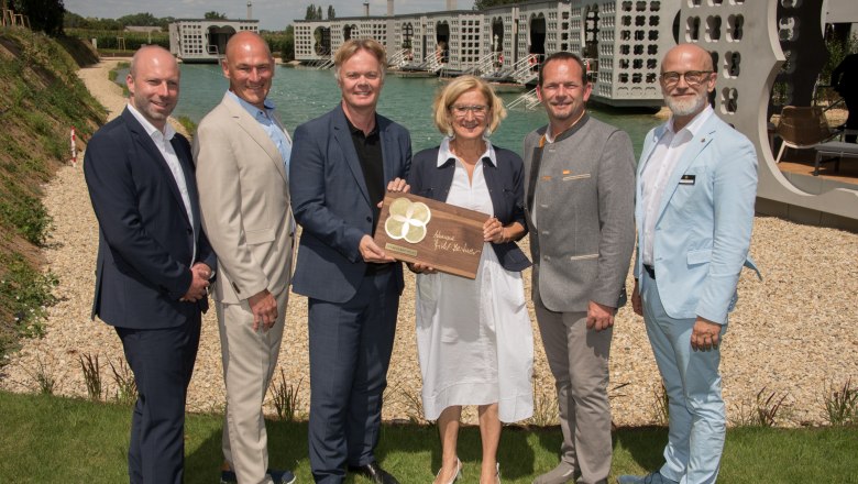 Eröffnung mit Niederösterreichs Landeshauptfrau Johanna Mikl-Leitner, © Therme Laa / Bill Lorenz Eröffnung mit Niederösterreichs Landeshauptfrau Johanna Mikl-Leitner, © Therme Laa / Bill Lorenz
