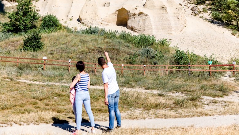 Die Sandgebiete entdecken, © Weinviertel Tourismus / Schwarz-König und Sinzinger Die Sandgebiete entdecken, © Weinviertel Tourismus / Schwarz-König und Sinzinger