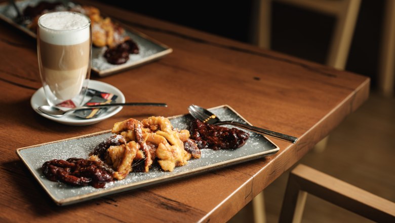 und ein süßes Dessert genießen. , © Weinviertel Tourismus / Michael Reidinger und ein süßes Dessert genießen. , © Weinviertel Tourismus / Michael Reidinger