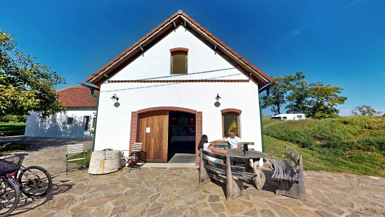 Spritzerrast – Campingstellplatz mit Jause und Panoramablick, © Bernhard Raab Spritzerrast – Campingstellplatz mit Jause und Panoramablick, © Bernhard Raab