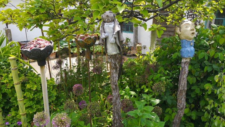 Schaugarten Wilde Wiese, © "Natur im Garten, Daniela Tüchler" Garten mit Skulpturen und Pflanzen