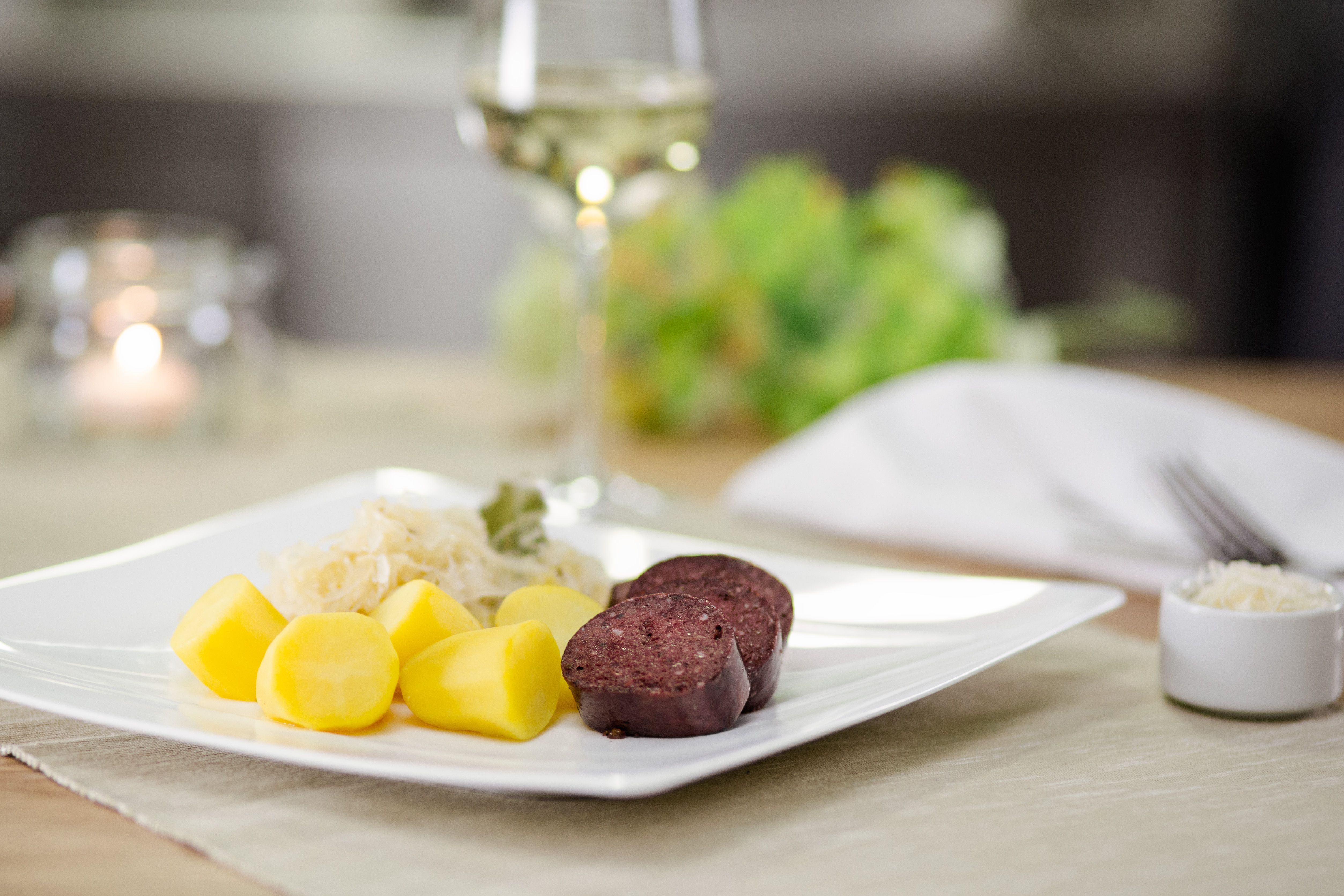 Blutwurst mit Erdäpfeln.