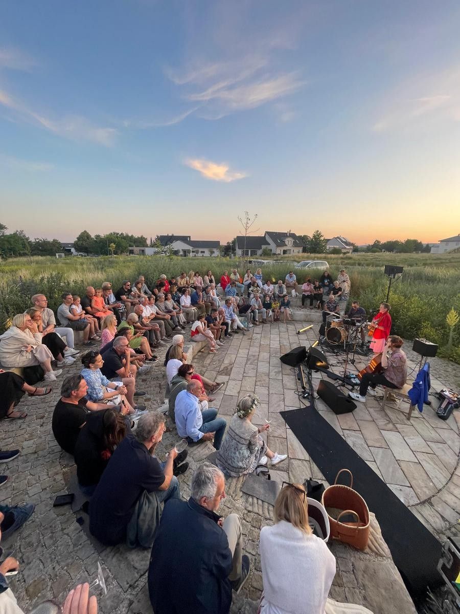 Hervorragende Musik und beste Weine in freier Natur genießen