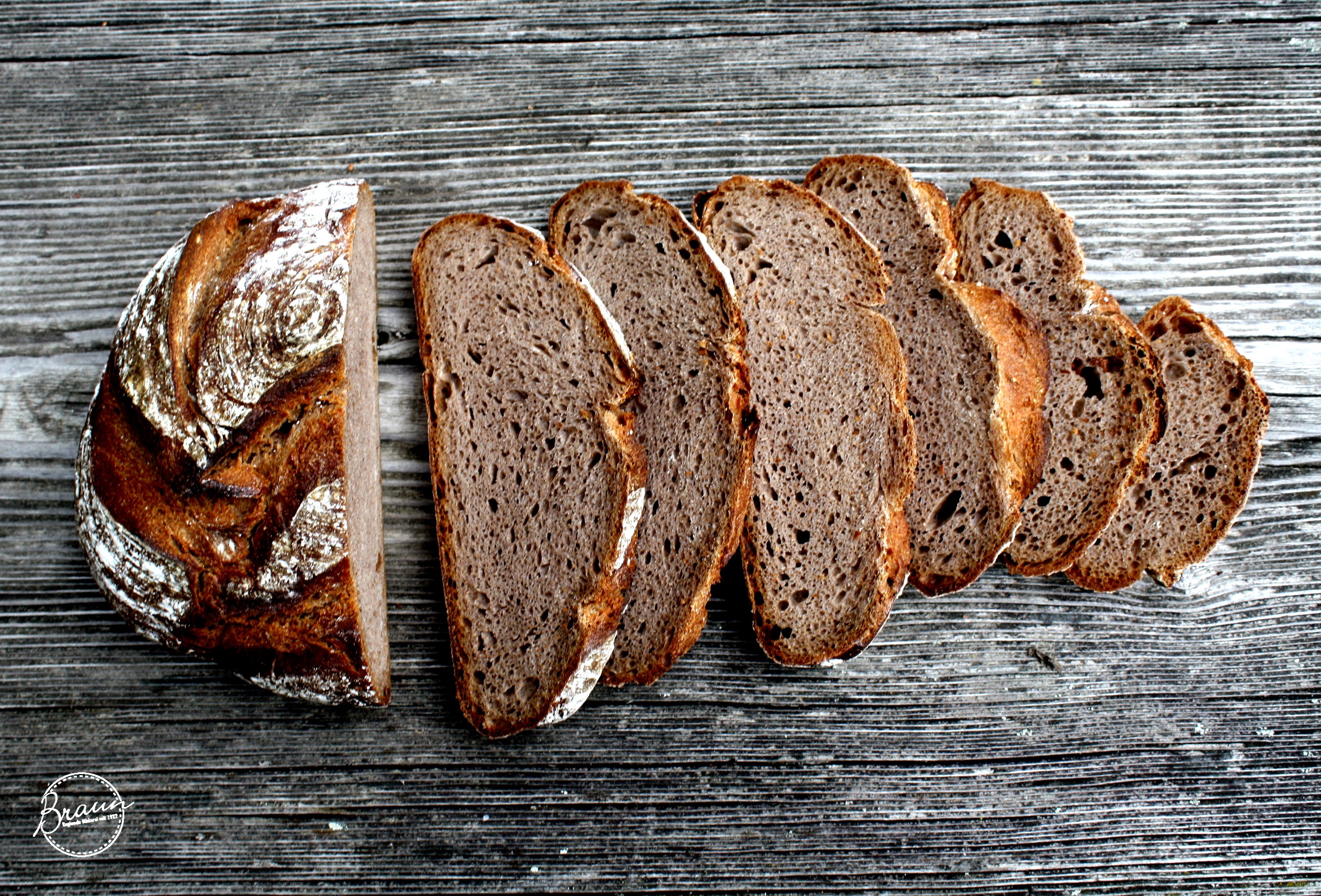 Traubenkern-Dinkelbrot mit Traubenkernmehl und -öl