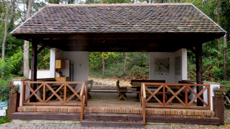 Raschala bike rest, © Werner Daim