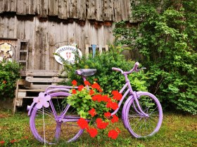 Liebevolle Raddeko am Wegesrand, &copy; Weinstra&szlig;e Weinviertel West