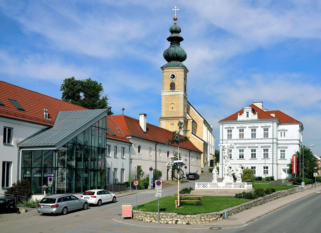 Gaweinstal Kircheplatz