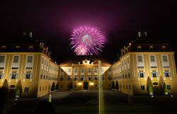 Feuerwerk über Schloss Hof
