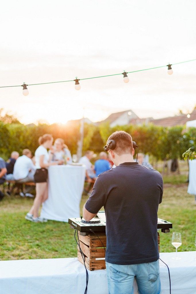 Heiße DJ-Beats im Weingarten in Niederschleinz