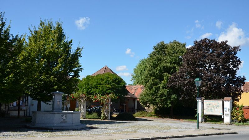 Khevenhüllerplatz in Weitersfeld