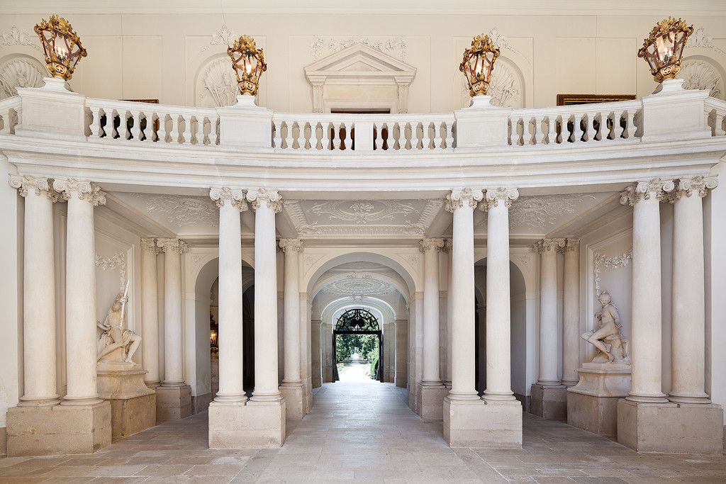 Die barocke Stiegenhalle von Schloss Eckartsau