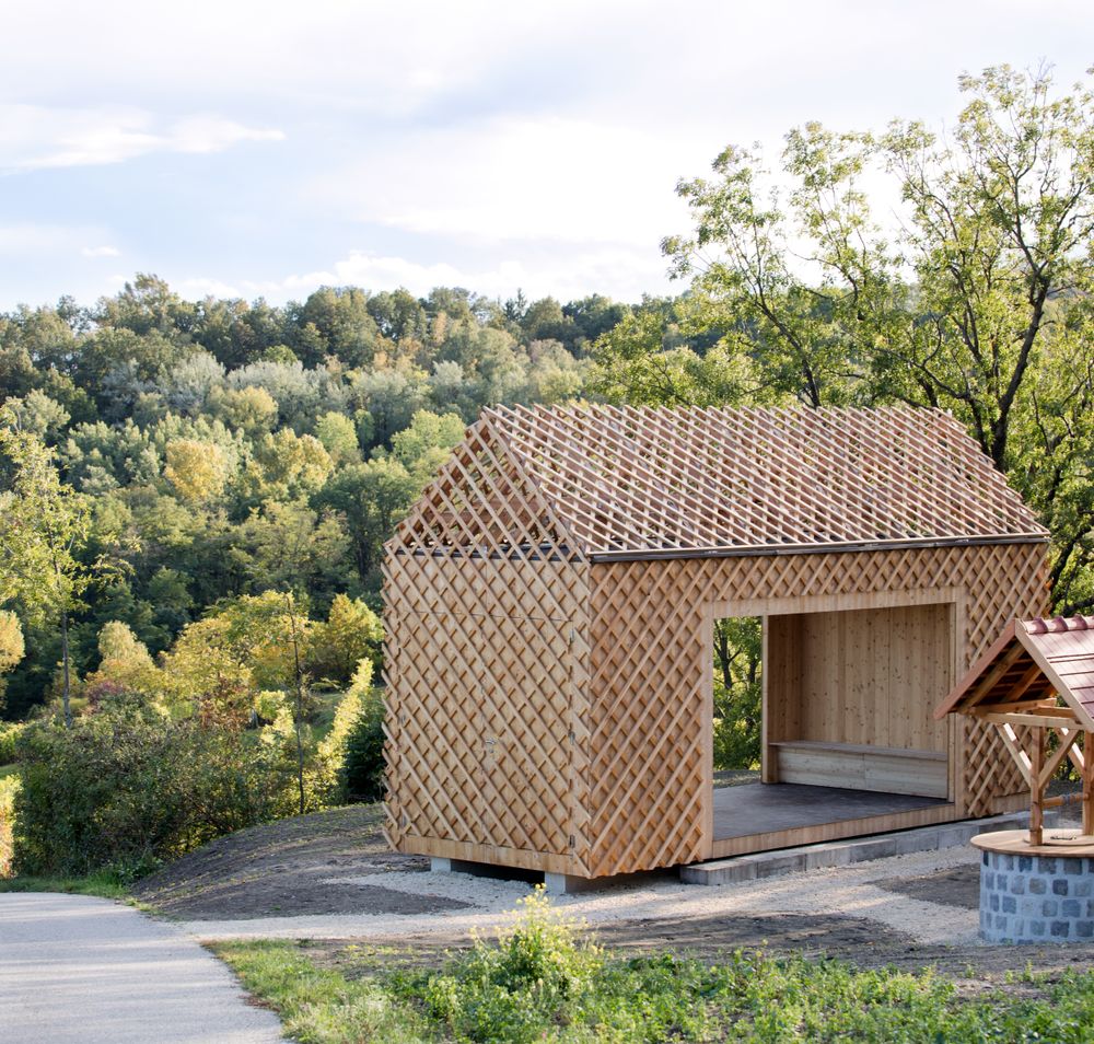Weingartenhütte in der Landschaft