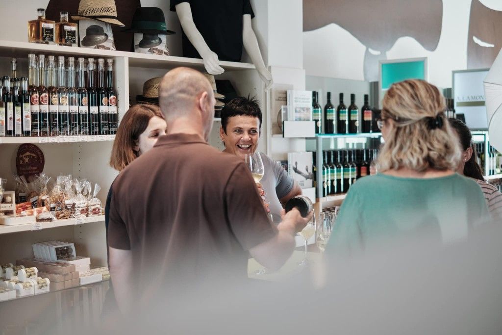 Einkaufen im Weinmarkt Poysdorf