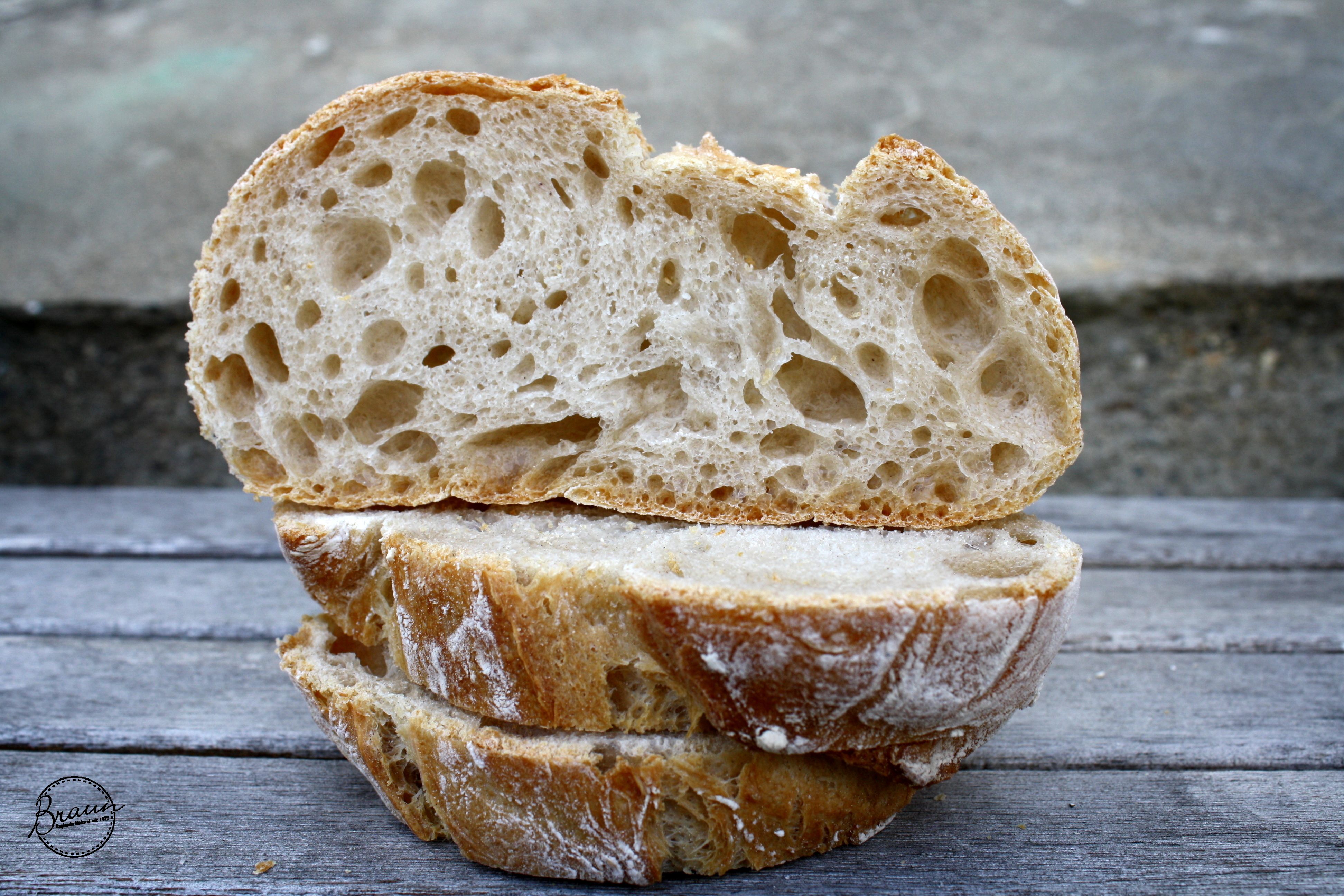 Luftiges Ciabatta mit rescher Kruste