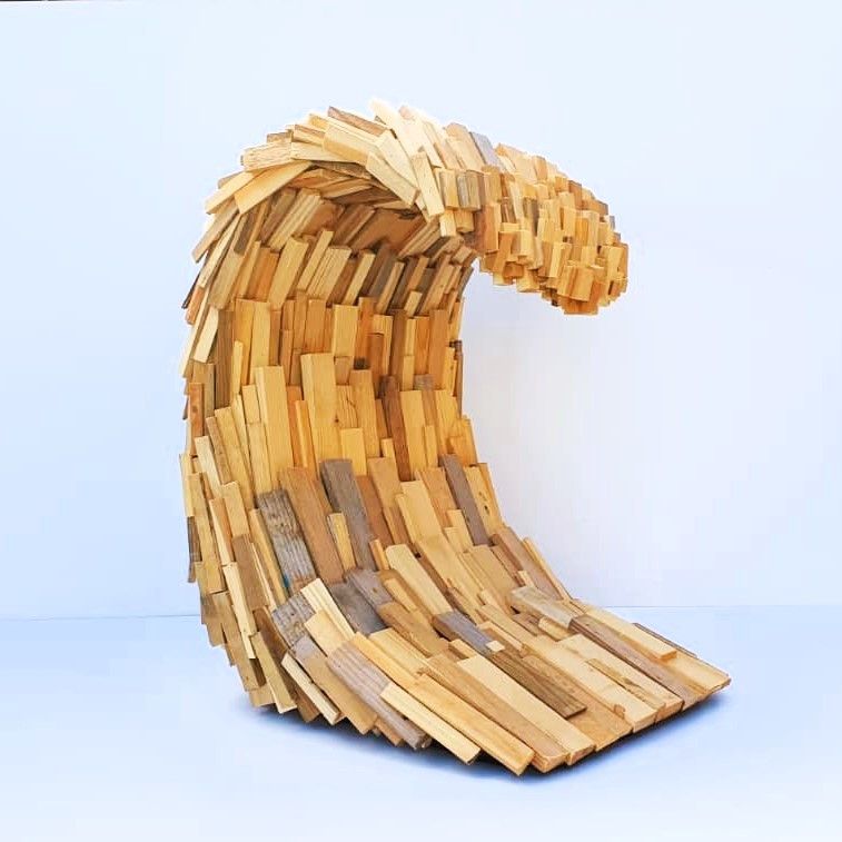 Mathes präsentiert im LEMU seine neue Skulptur „Die Welle“
