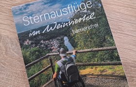 Flyer: Sternausfl&uuml;ge im Weinviertel - barrierefrei