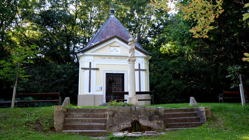 Bründl mit Spielplatz bei Fronsburg