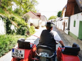 Das Pulkautal ist gesegnet mit vielen sehenswerten Kellergassen, &copy; Weinstra&szlig;e Weinviertel West