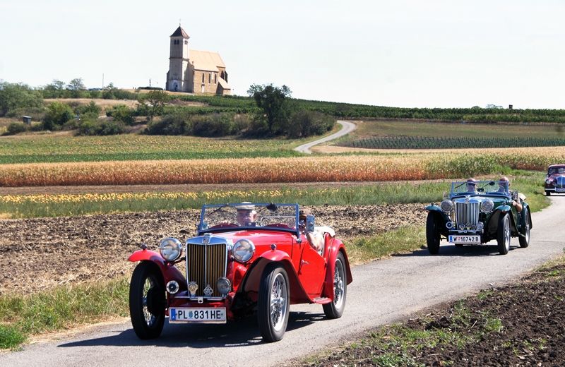 Oldtimer bei einer Ausfahrt
