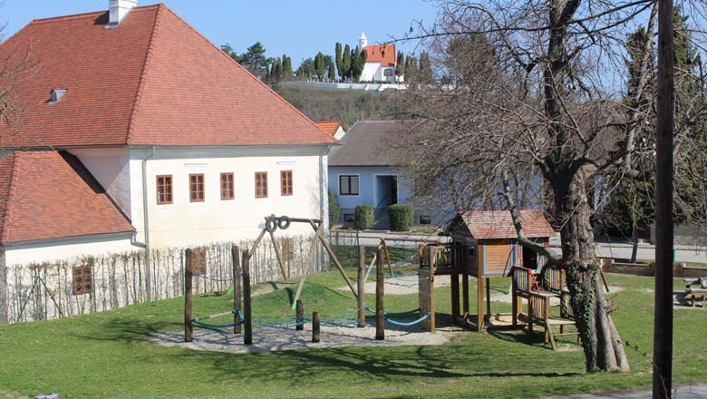 Kinderspielplatz beim Pfarrhof, © Souveräner Malteser Ritter Orden / Udo Schwamberger
