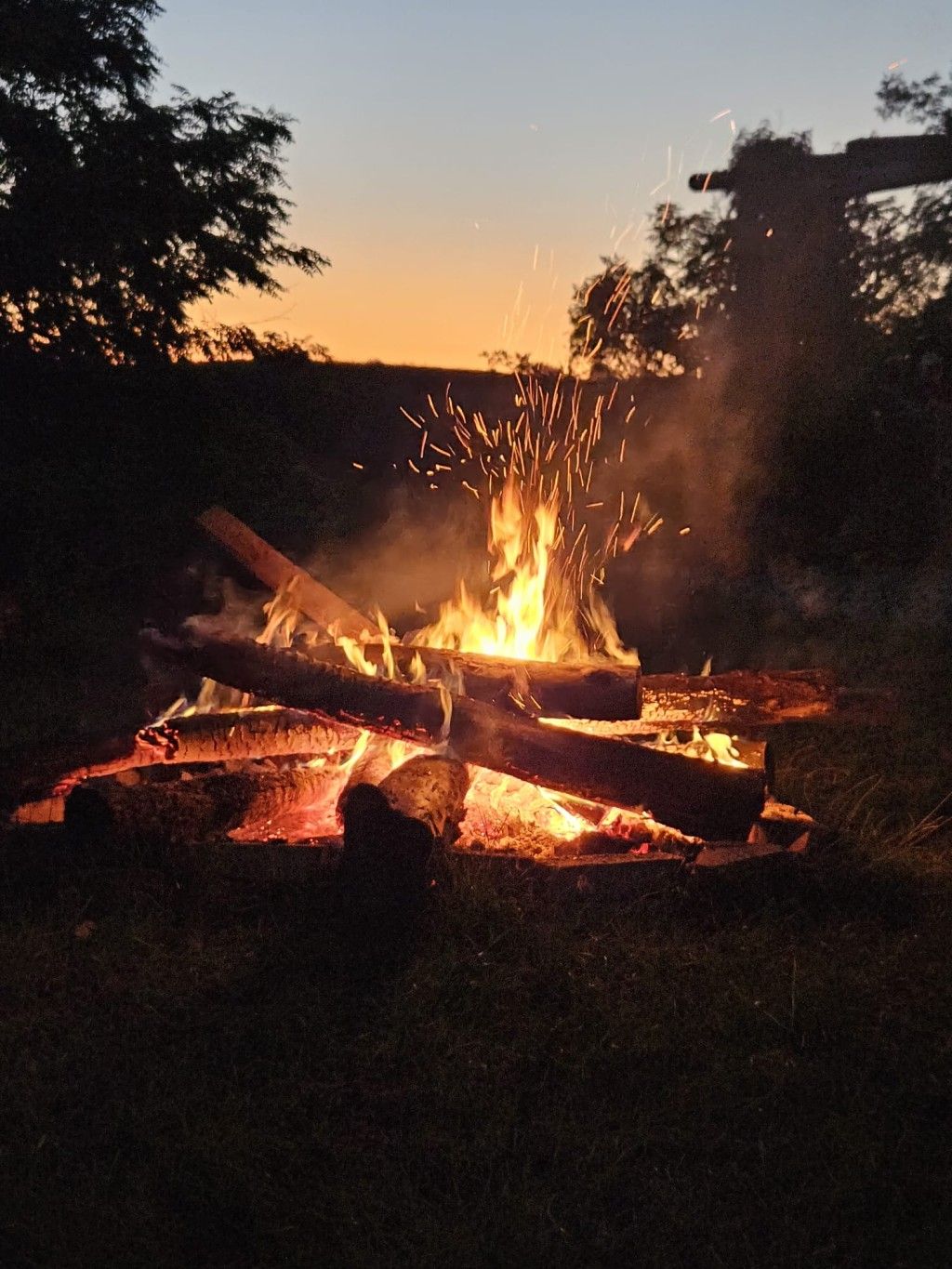 Lagerfeuerromantik - Weingut Norbert Bauer