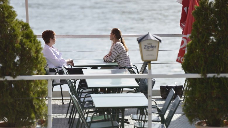 Schiffscafe Struden, &copy; Steve Haider