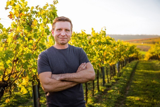 Josef Reisinger betreibt naturnahen Weinbau, © Janenfotografie