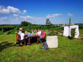 Idyllische Pl&auml;tze zum Ausruhen entlang der Tour, &copy; Weinstra&szlig;e Weinviertel West