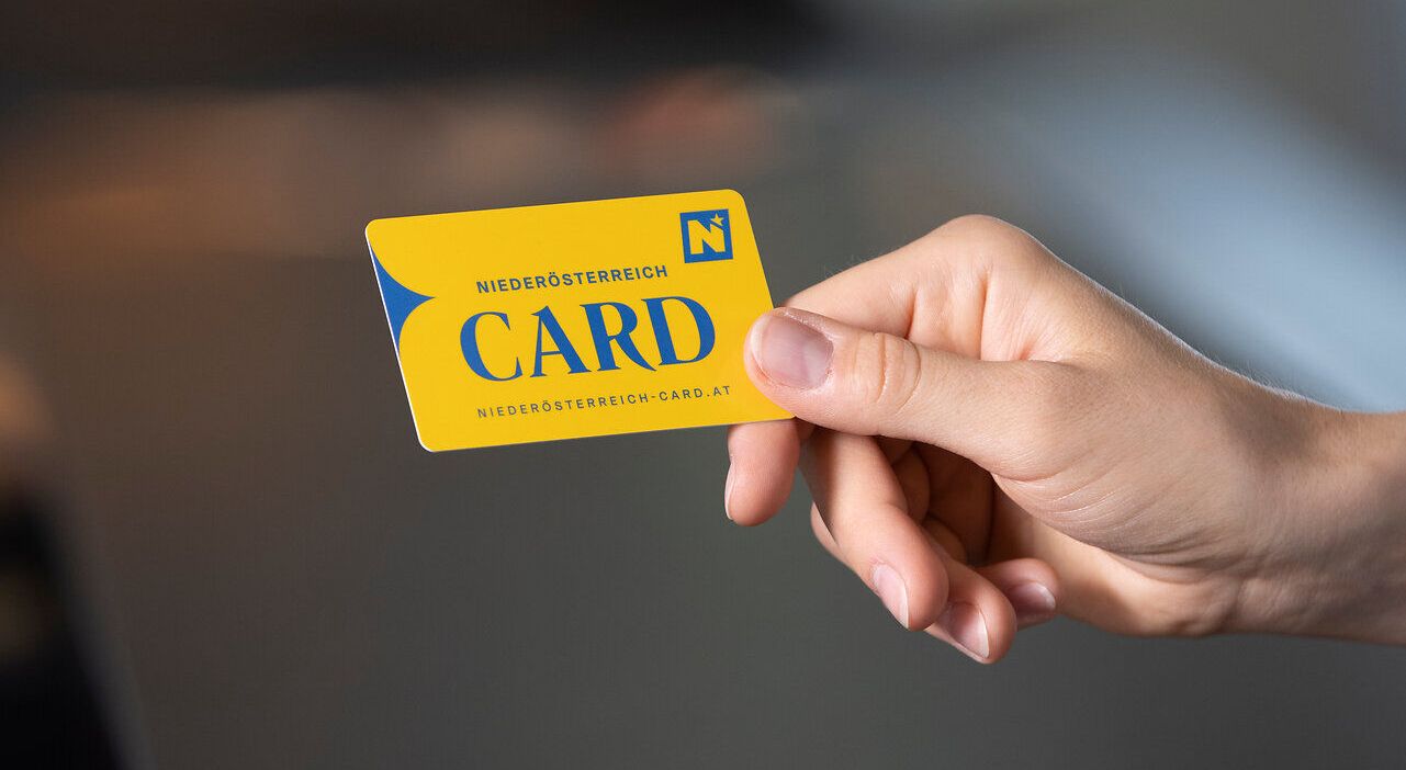 Die Niederösterreich-CARD öffnet die Türen zu unvergesslichen Erlebnissen in der Natur. Entdecken Sie atemberaubende Landschaften, während Sie von einer Hütte zur nächsten hüpfen und die frische Bergluft genießen. Ein Sommer voller Abenteuer und malerischer Ausblicke erwartet Sie.