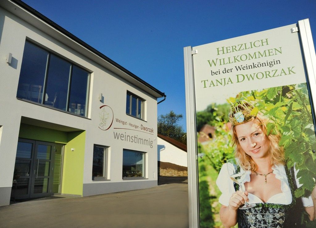 "weinstimmig"