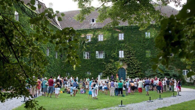 Schloss Poysbrunn , © Weinviertel Tourismus / Wurnig