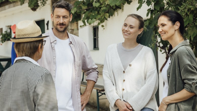 Kellergassenf&uuml;hrung, &copy; Weinviertel Tourismus / Sophie Menegaldo